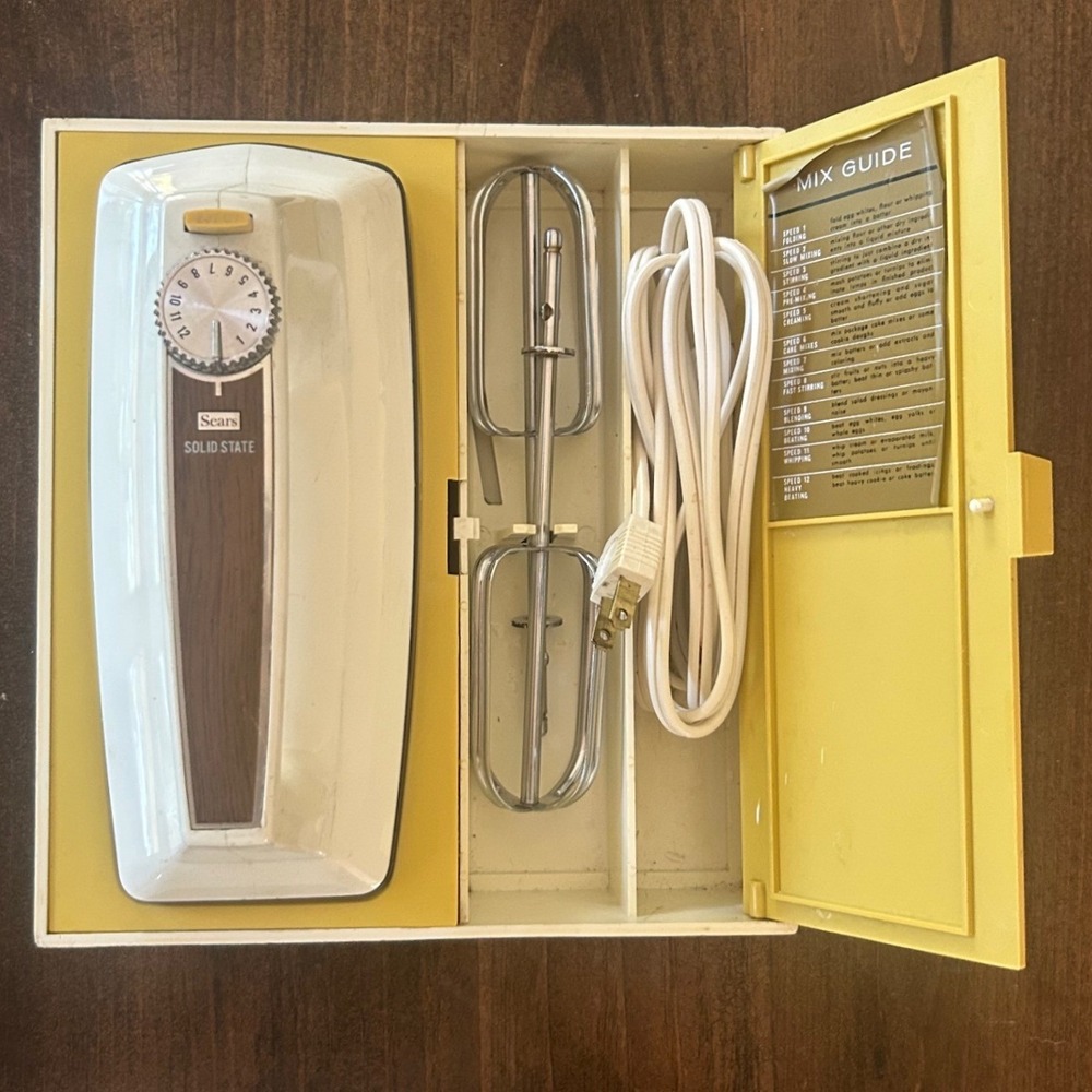 Vintage Sears Solid State Hand Mixer Yellow 12-Speed With Case Working Condition